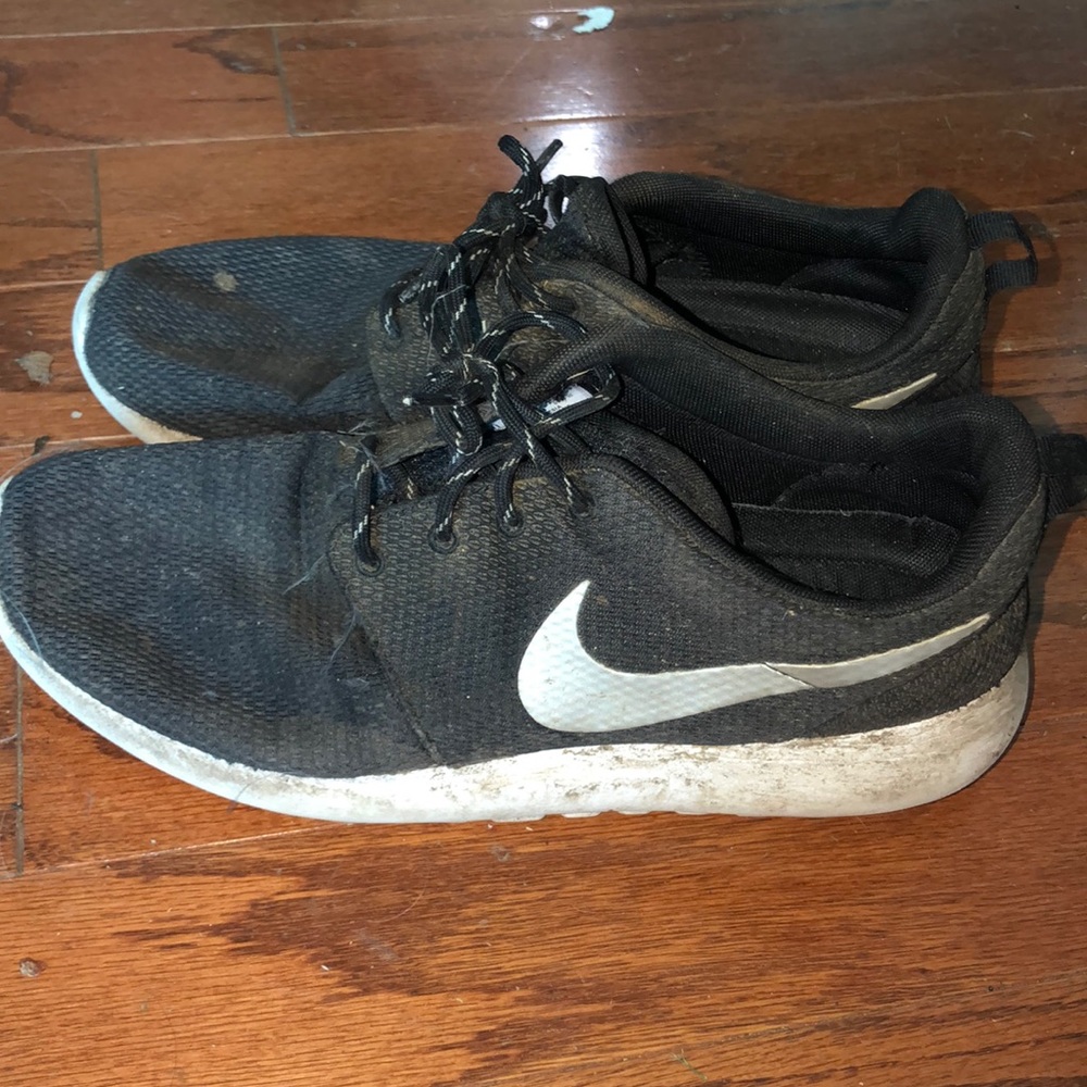 black nike